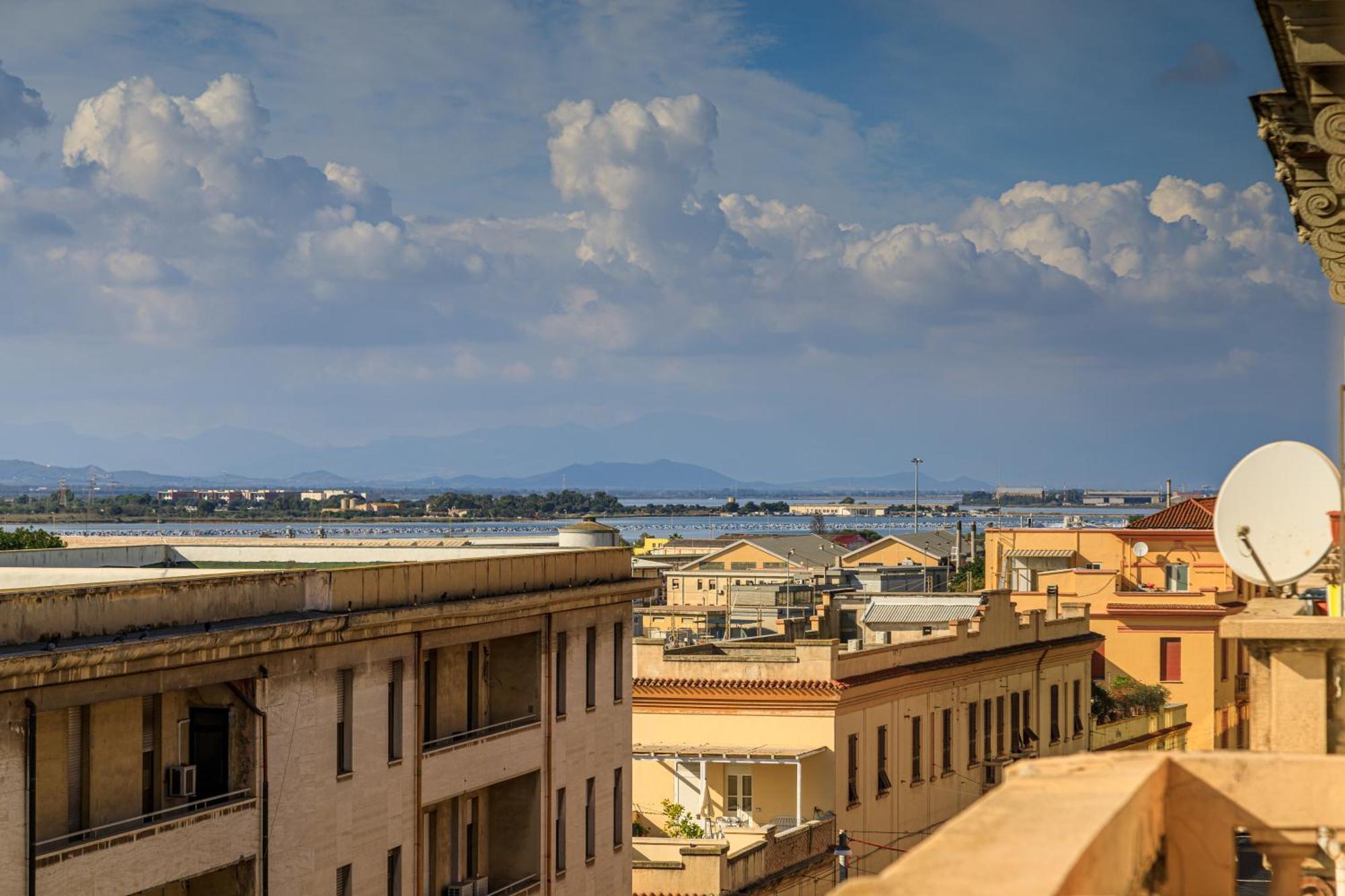 Onlyrooms V - Central & Train Station Cagliari Exteriör bild
