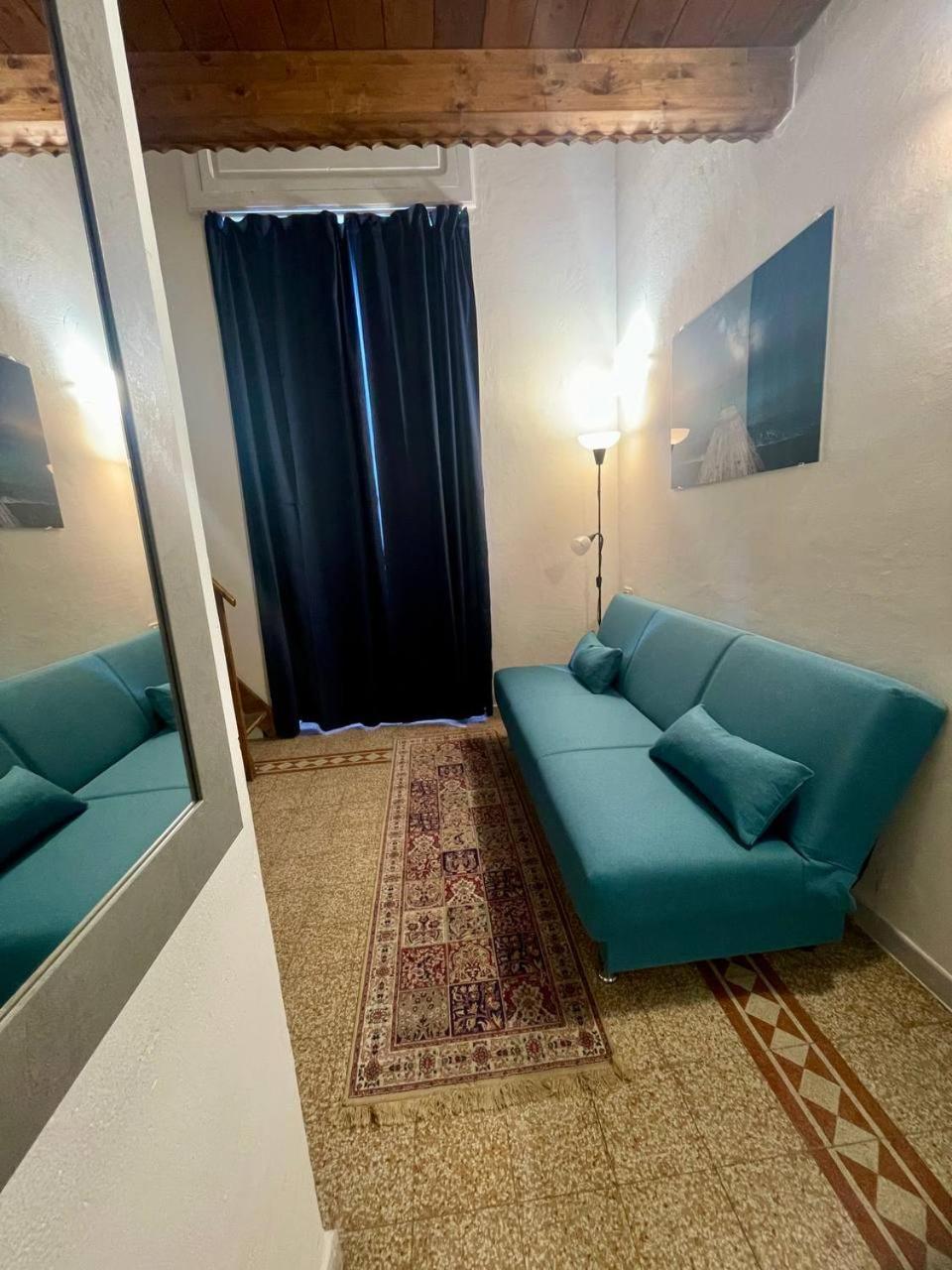 Onlyrooms V - Central & Train Station Cagliari Rum bild