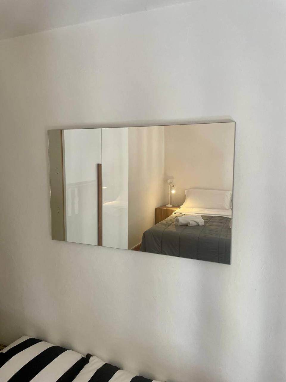 Onlyrooms V - Central & Train Station Cagliari Rum bild